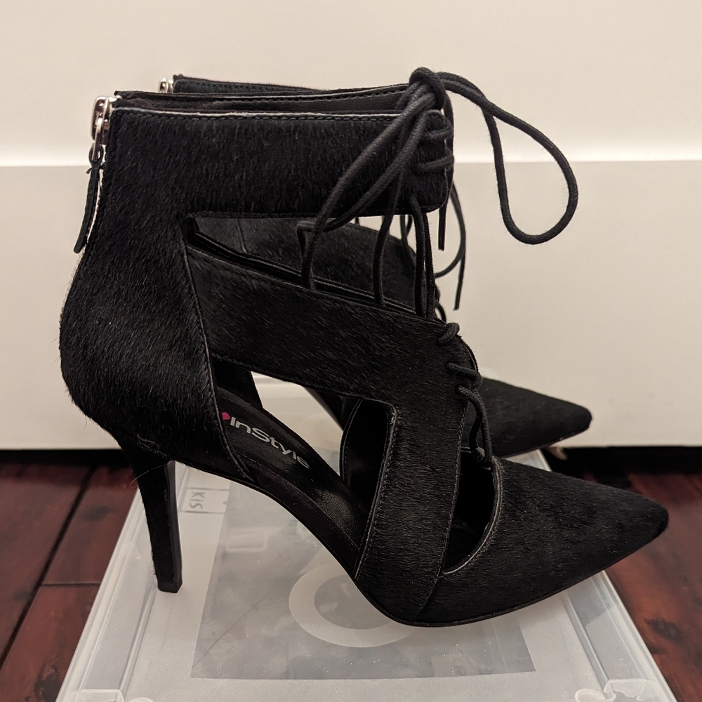 Nine West Black Pointed Toe Lace Up Cow Fur Heels Size 6.5 - Picture 4 of 13